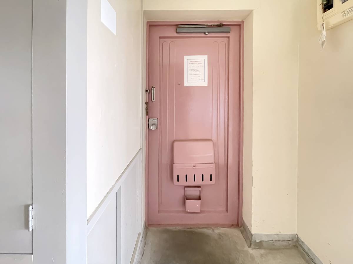 Pintu Masuk Apartemen di Village House Higashi Kawara di Tenryu-ku