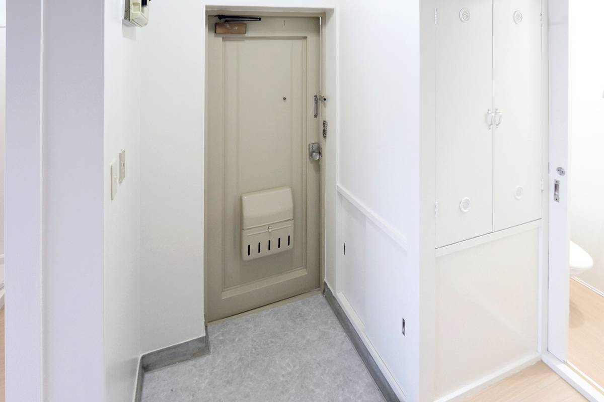 Pintu Masuk Apartemen di Village House Sunamicho Nishi di Mizuho-shi