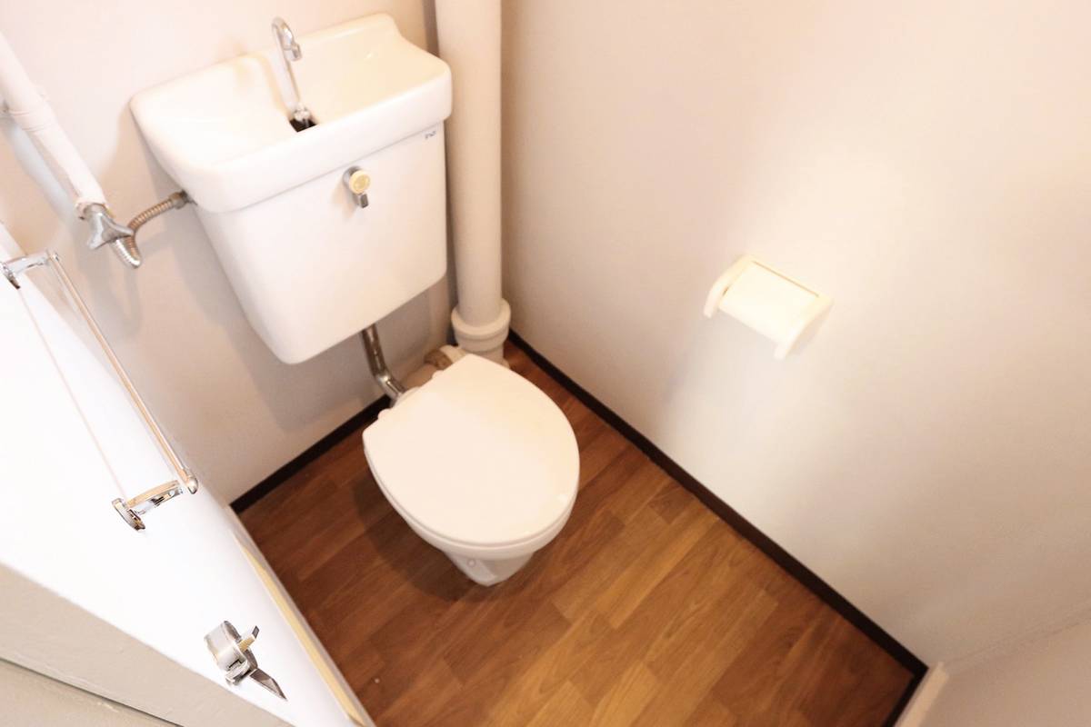 Toilet in Village House Igomori Dai 2 in Obama-shi