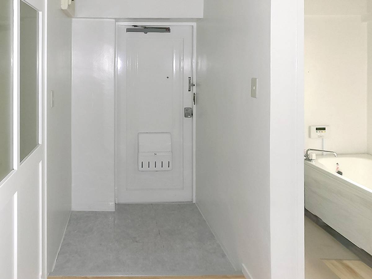 Apartment Entrance in Village House Kamioka in Hida-shi