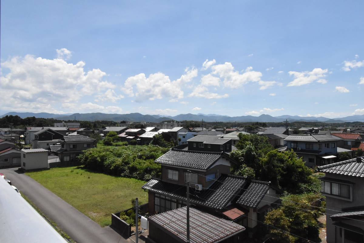 Tầm nhìn từ Village House Komatsu Dai 2 ở Komatsu-shi