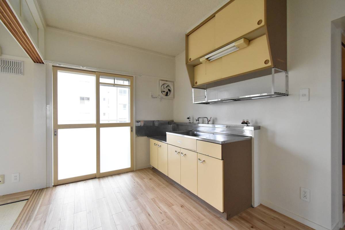 Uozu-shi ရှိ Village House Shimonokata ၏ မီးဖိုချောင်