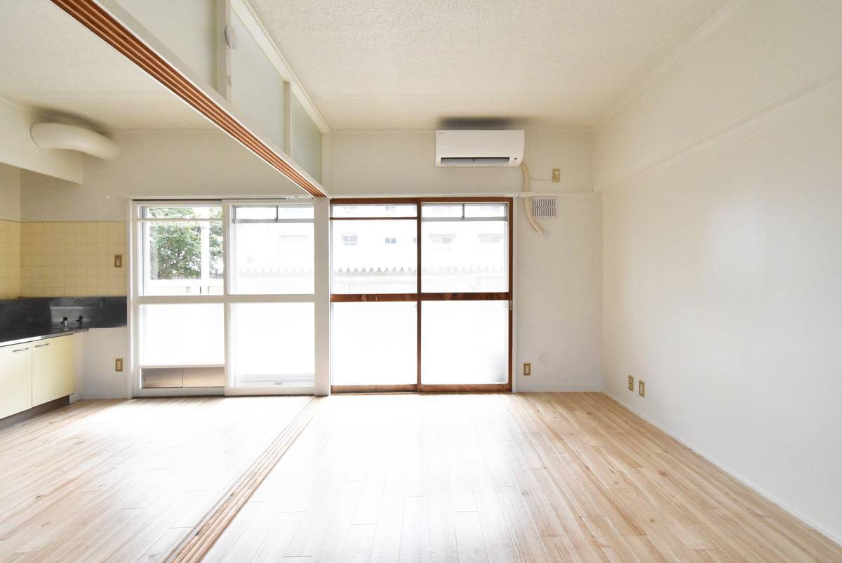 Living Room in Village House Tsukurimichi in Imizu-shi