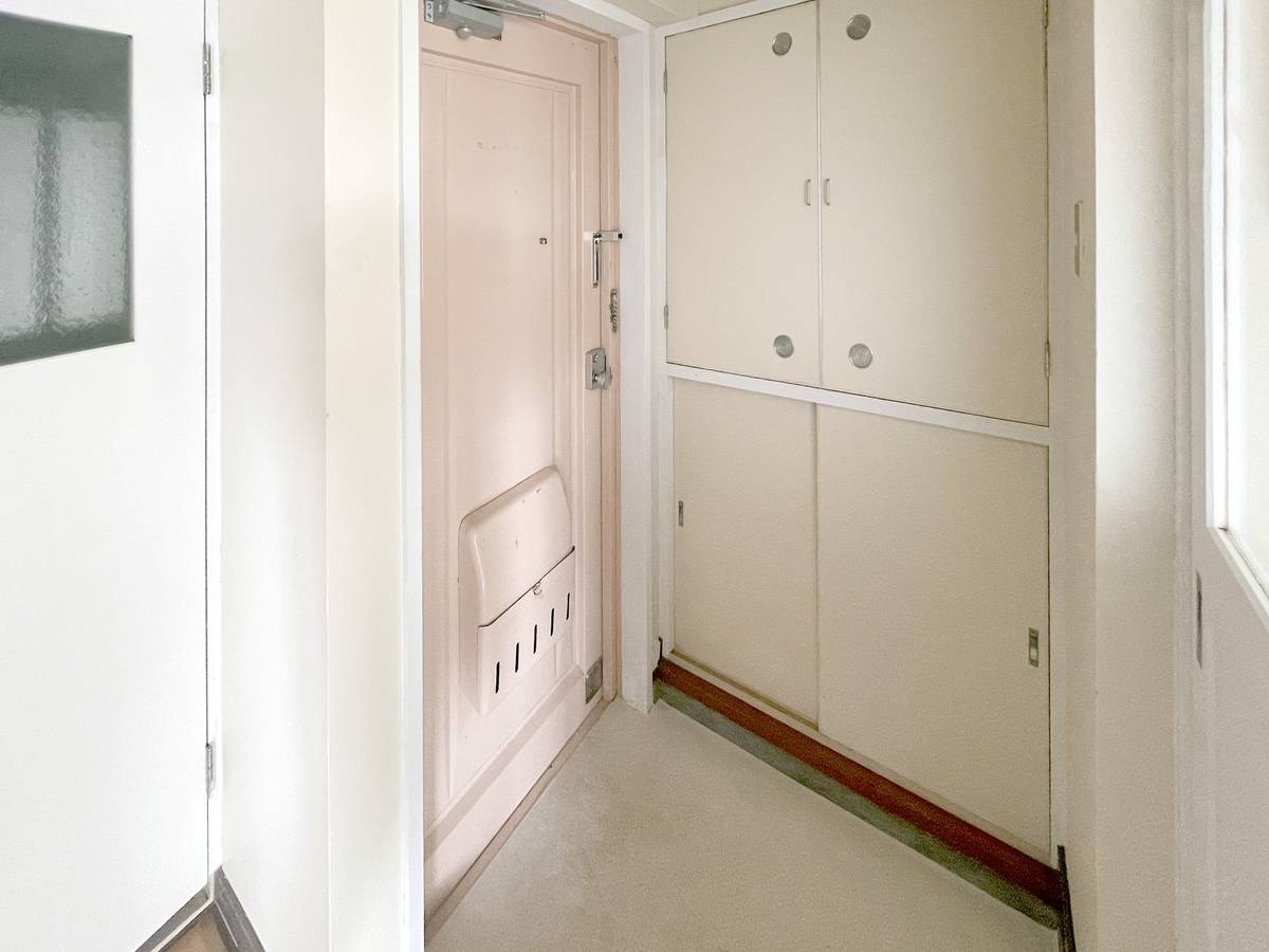 Pintu Masuk Apartemen di Village House Osuga Dai 2 di Kakegawa-shi