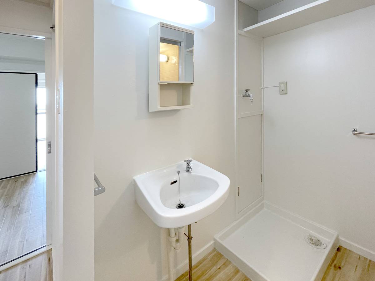 Powder Room in Village House Kasadera Tower in Minami-ku