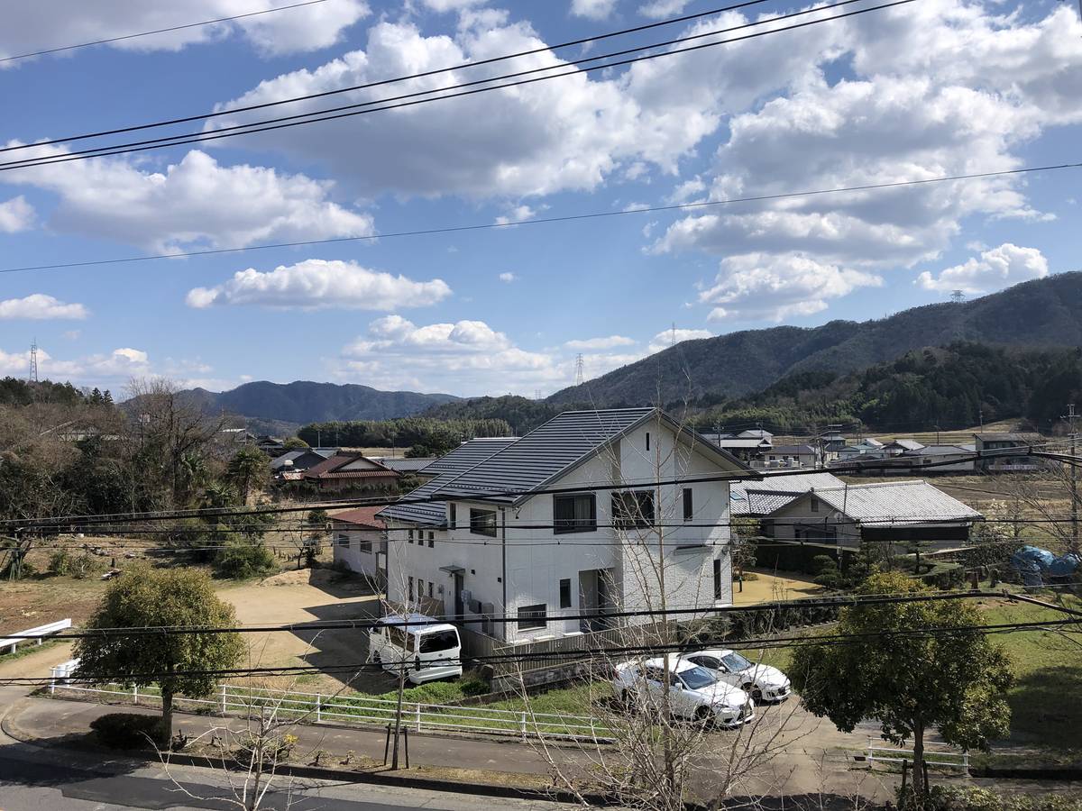 Tầm nhìn từ Village House Tahara ở Seki-shi