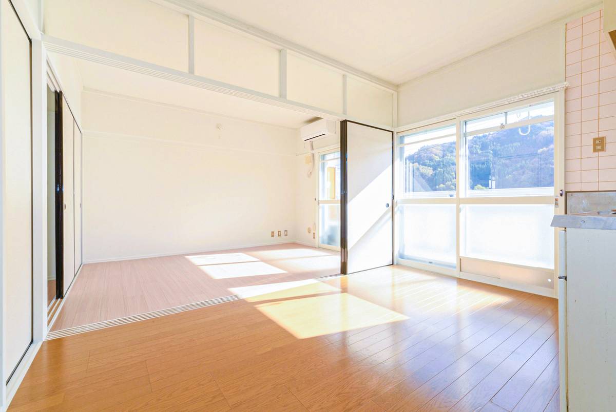 Living Room in Village House Washizu in Kosai-shi