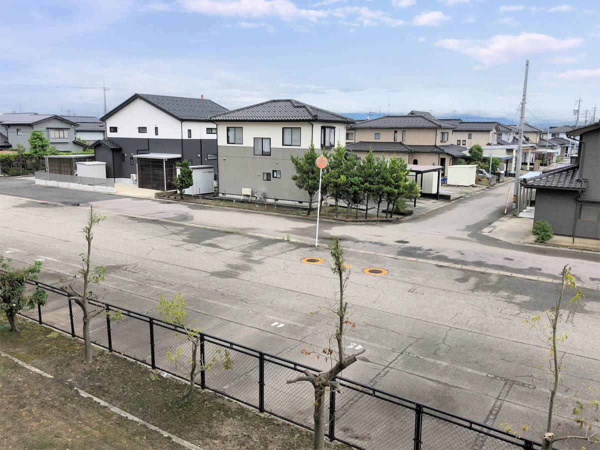 Tầm nhìn từ Village House Kataguchi ở Imizu-shi