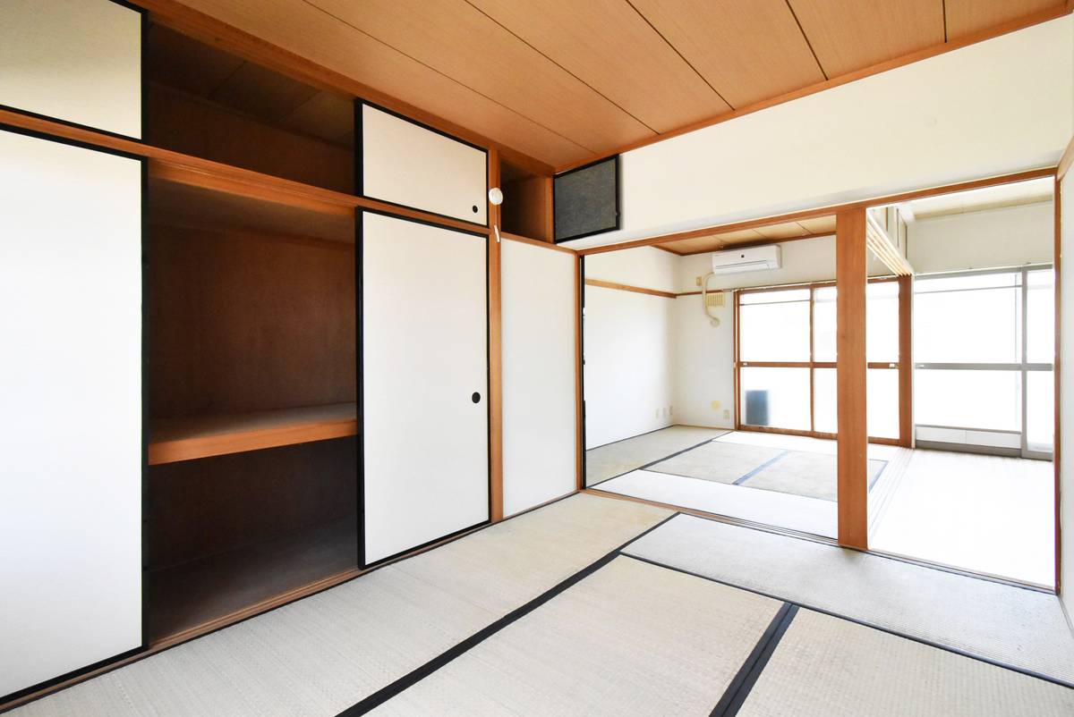 Storage Space in Village House Shibataya in Nanto-shi