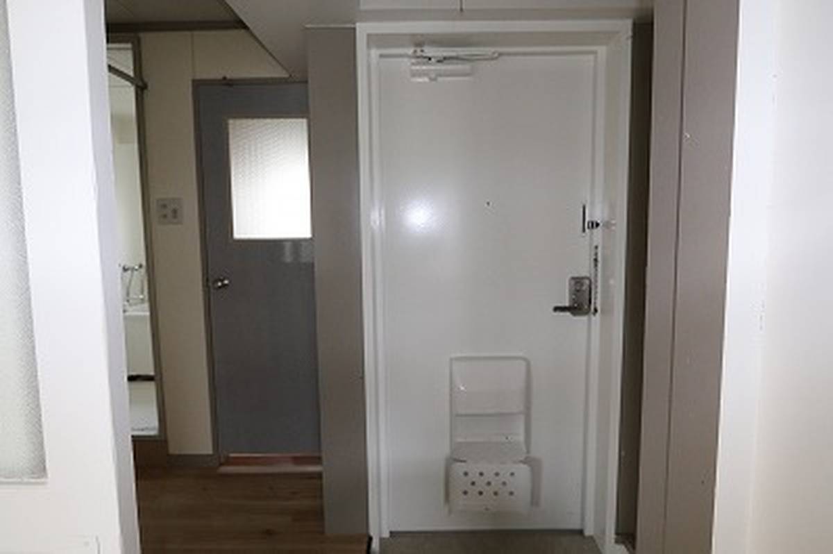 可児市ビレッジハウス大池の玄関