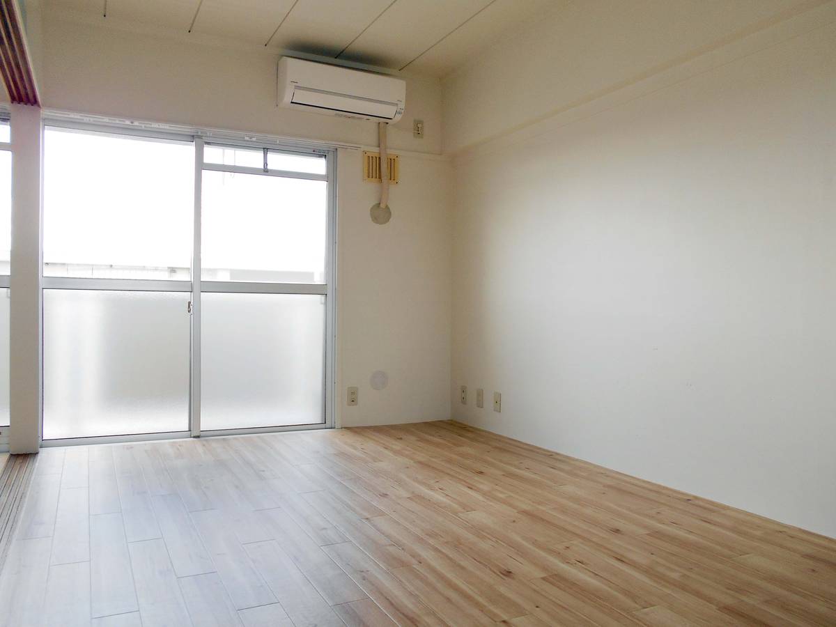 可児市ビレッジハウス大池のリビング