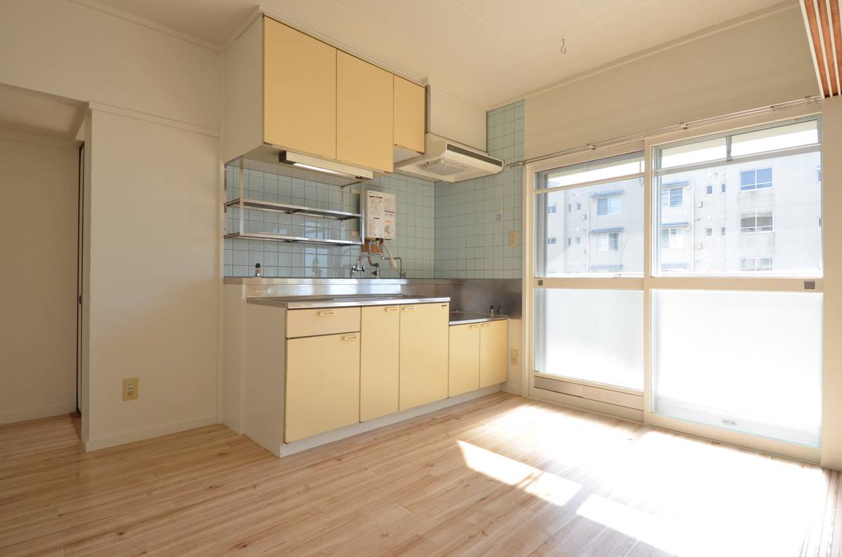 Khu vực bếp của Village House Tsubame ở Tsubame-shi