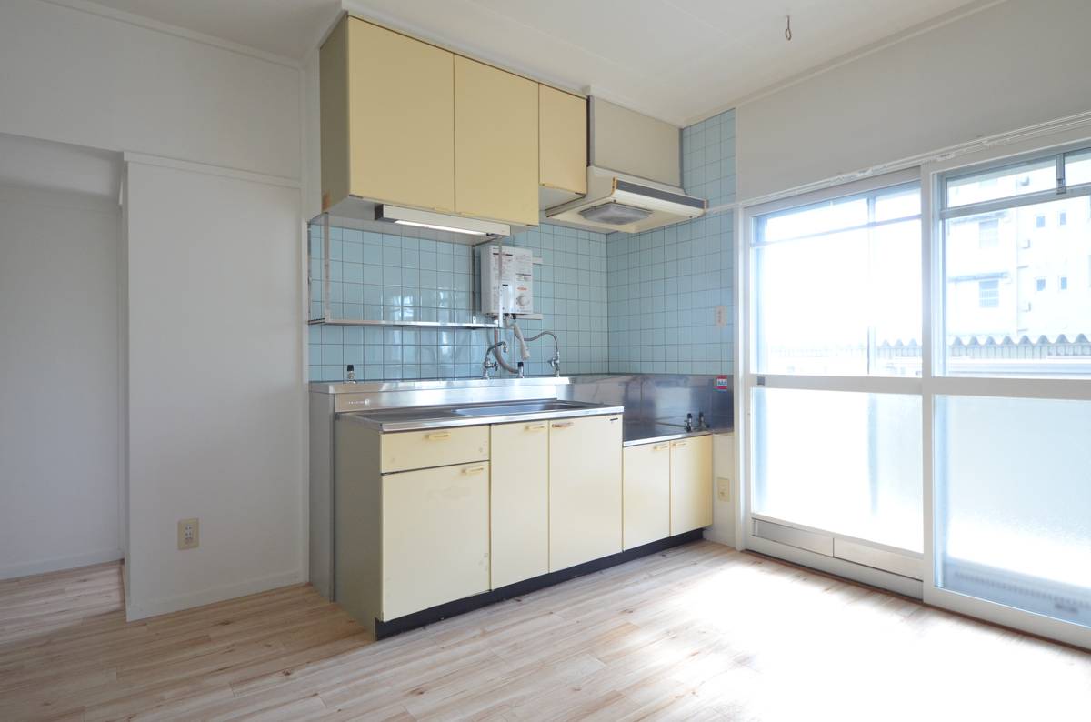 Khu vực bếp của Village House Tsubame ở Tsubame-shi