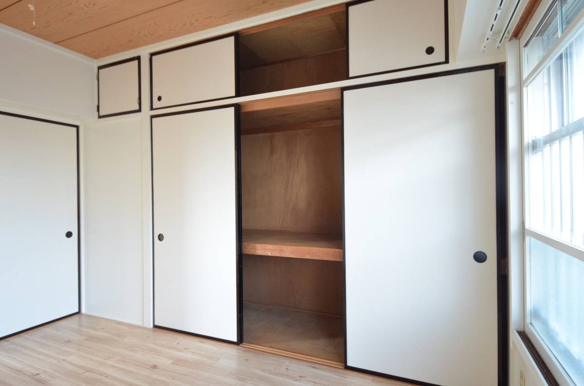 Khu vực chứa đồ của Village House Tsubame ở Tsubame-shi