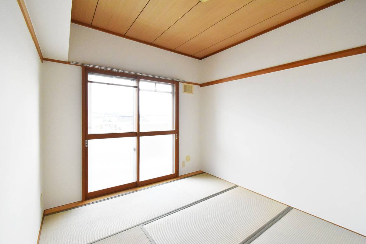 位于富山市的Village House 西本郷的睡房