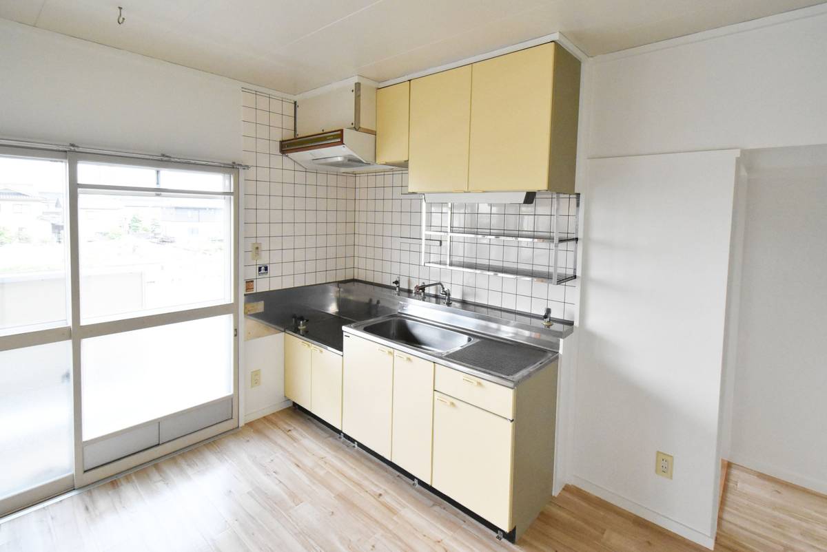 Khu vực bếp của Village House Nishihongou ở Toyama-shi