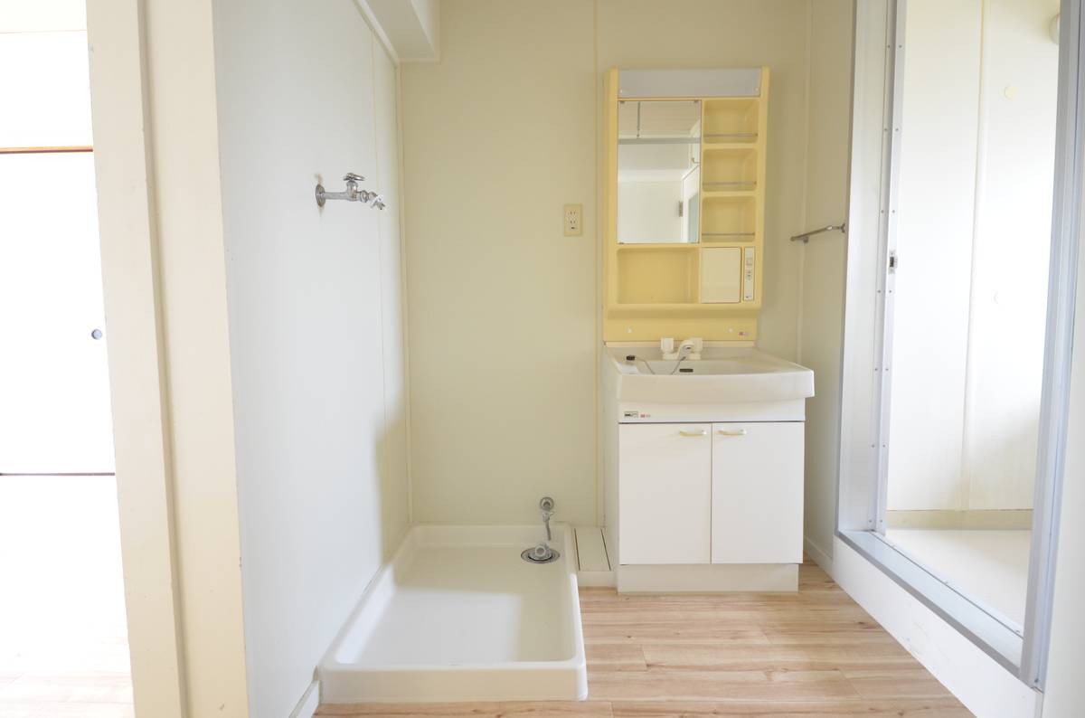 白山市ビレッジハウス成町の洗面所