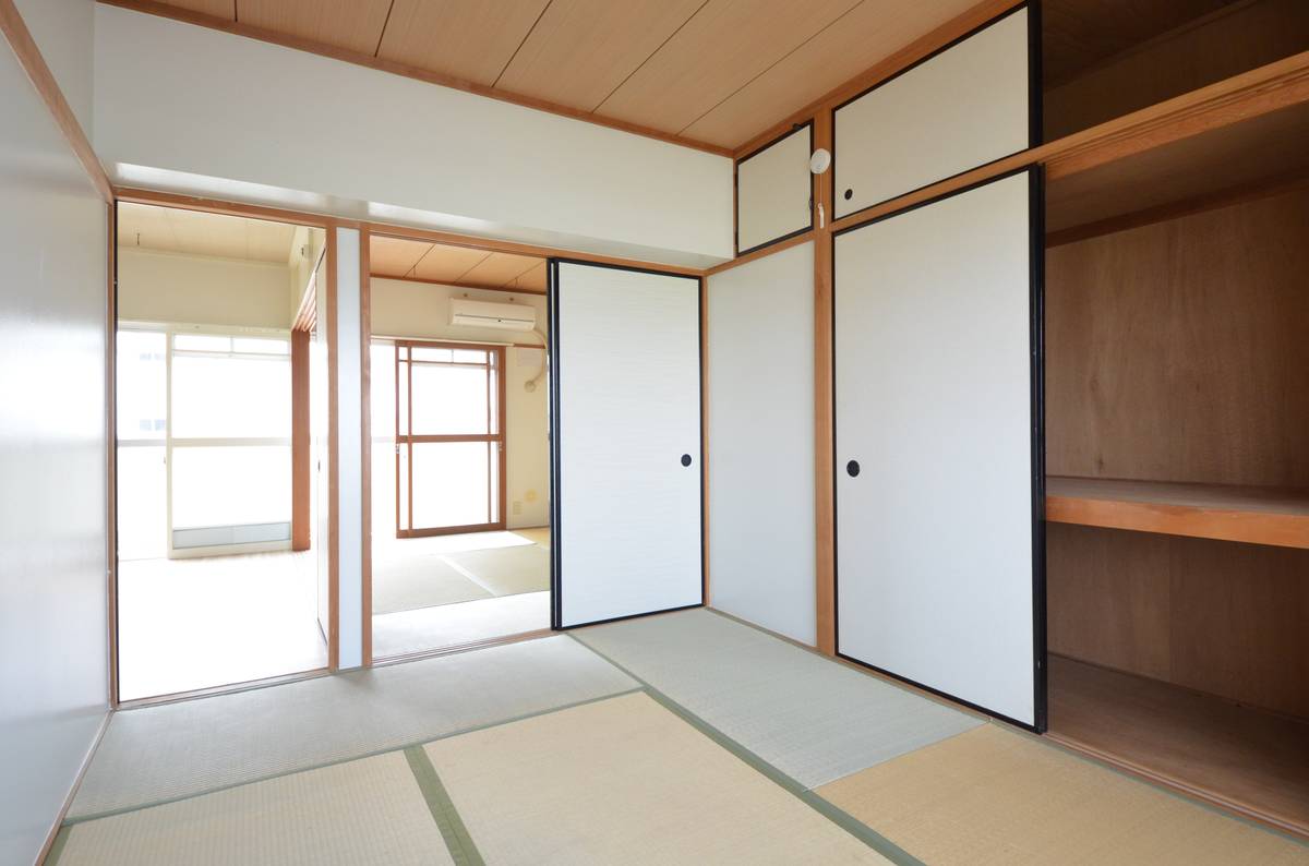 白山市ビレッジハウス成町の居室