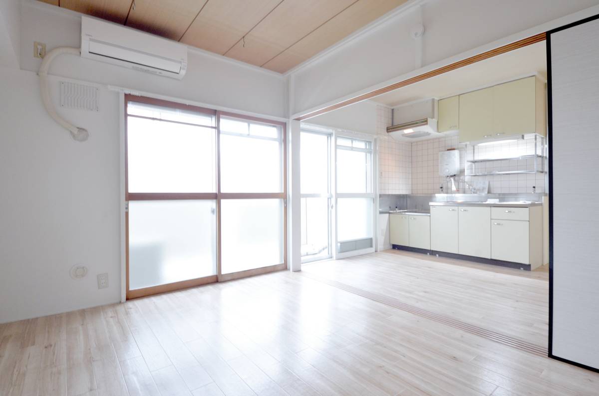 白山市ビレッジハウス成町のリビング