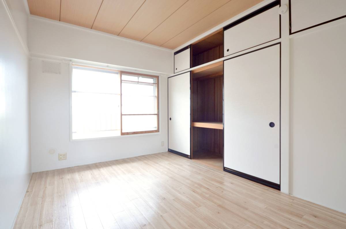 白山市ビレッジハウス成町の居室