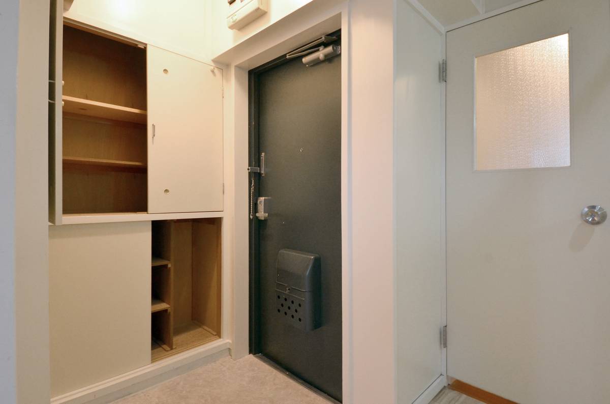 白山市ビレッジハウス成町の玄関