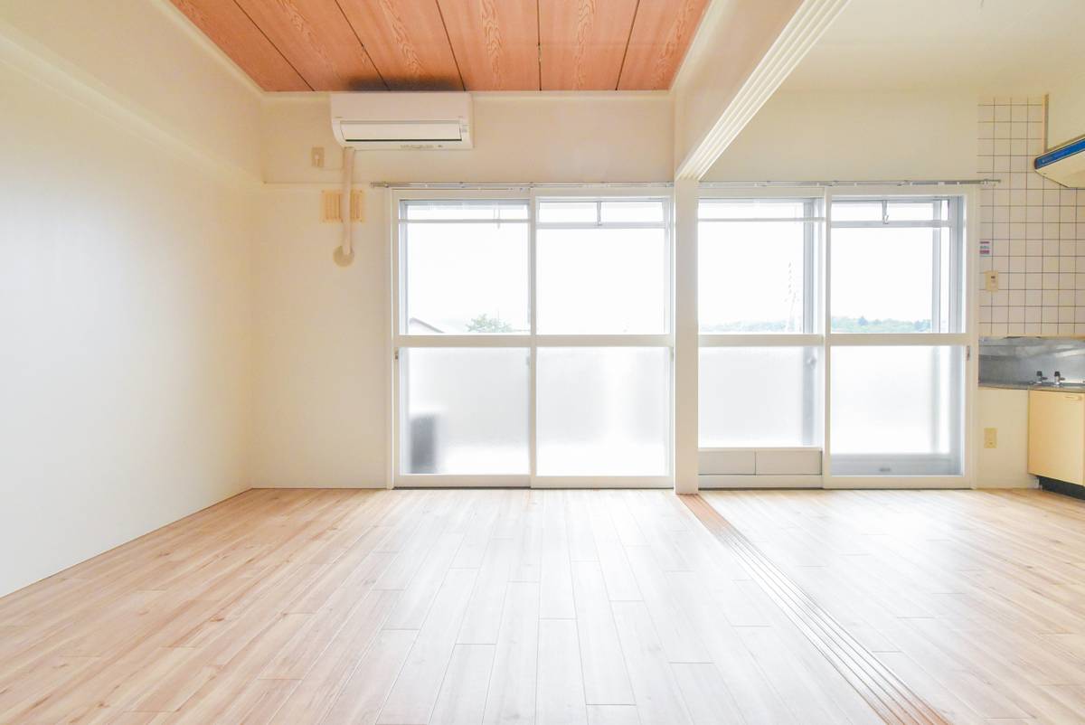 妙高市ビレッジハウスひだのもりのリビング