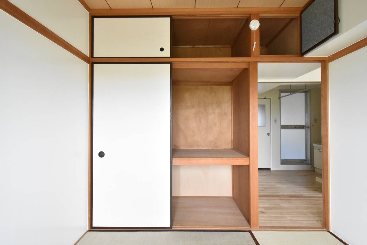 Khu vực chứa đồ của Village House Kami Kitajima ở Takaoka-shi