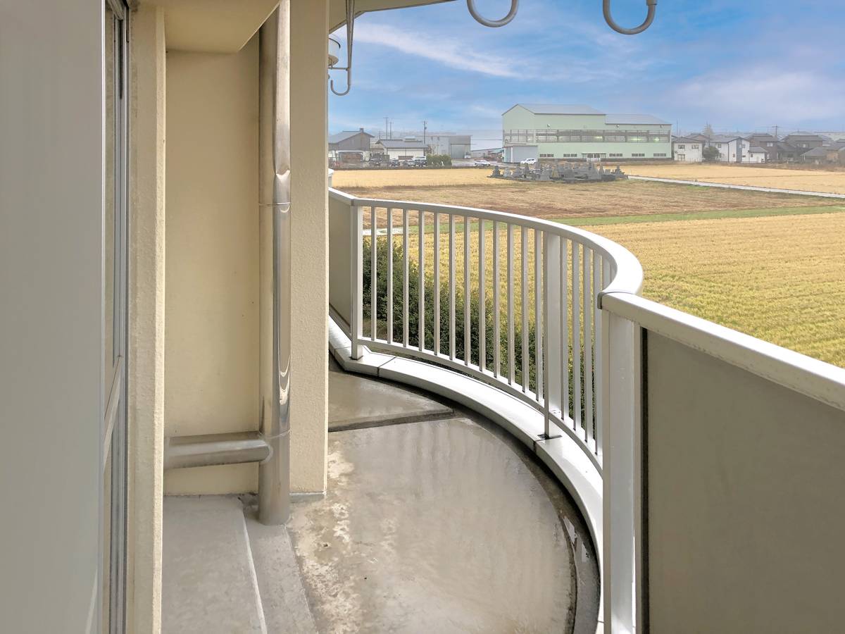 Ban công của Village House Kami Kitajima ở Takaoka-shi