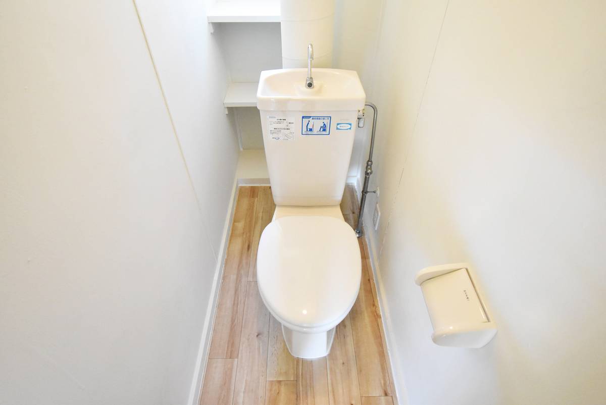 Toilet in Village House Murakami in Murakami-shi