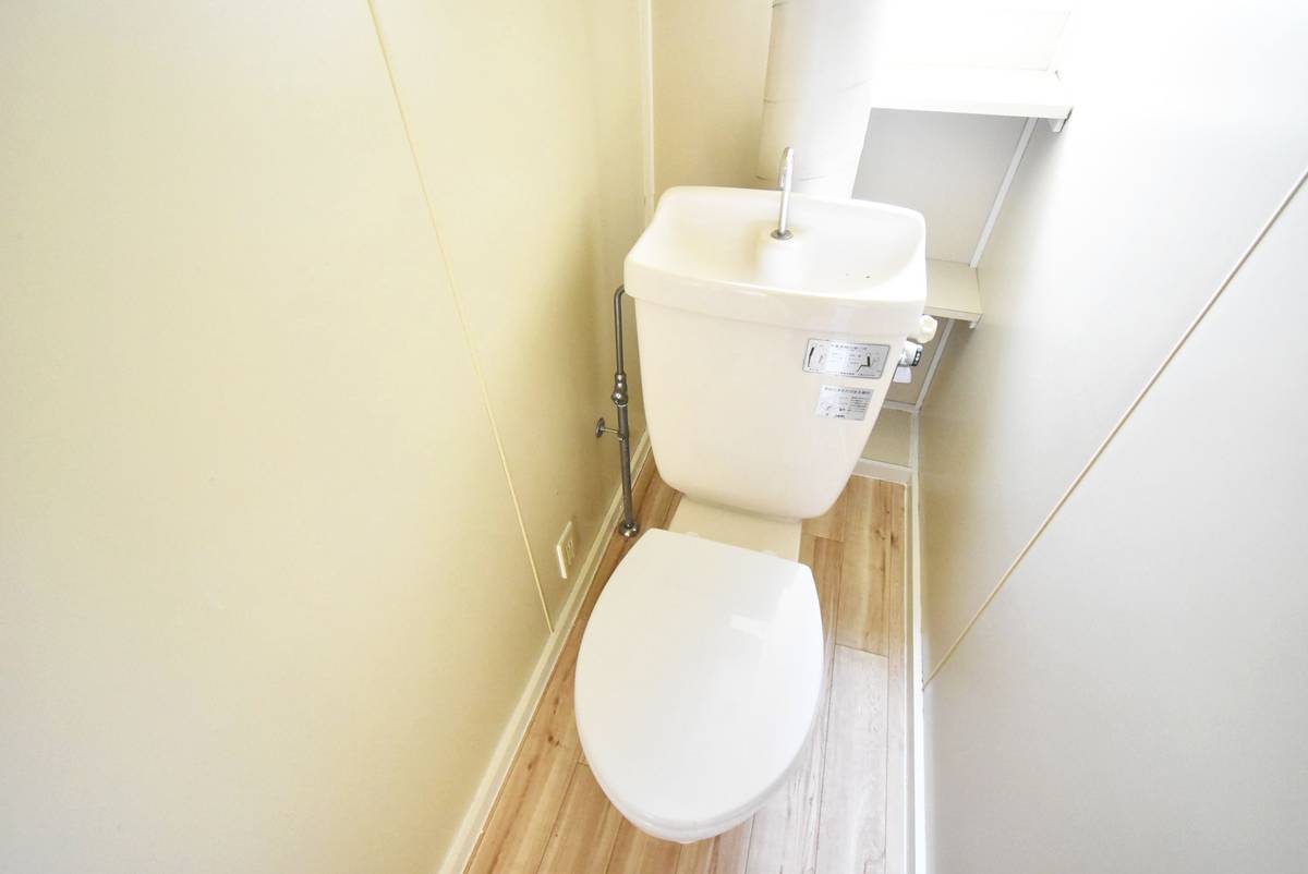 Toilet in Village House Shikadani in Katsuyama-shi