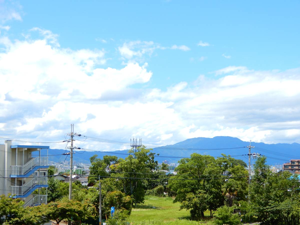 Tầm nhìn từ Village House Seta ở Otsu-shi