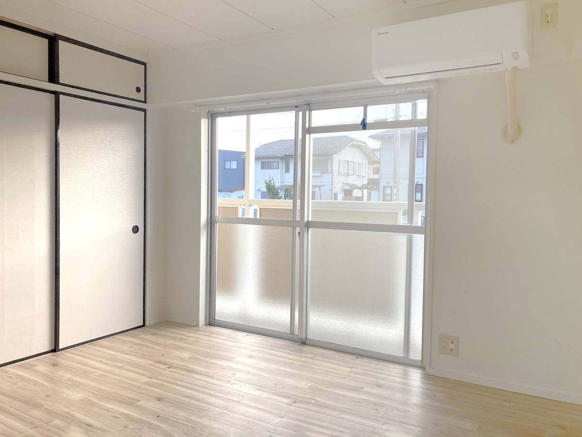 彦根市ビレッジハウス川瀬のリビング