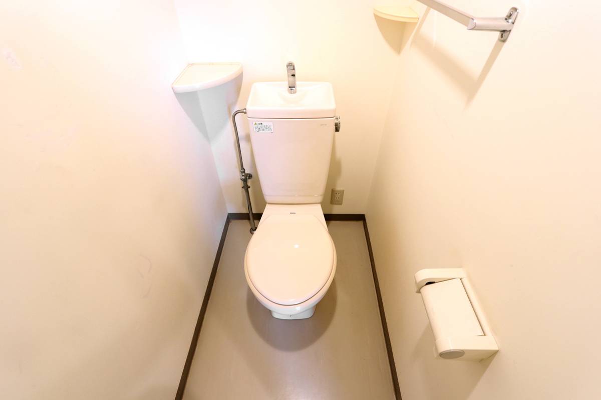 Toilet in Village House Kawase in Hikone-shi
