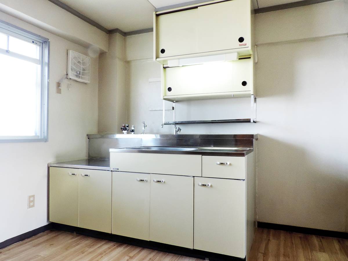 Higashiosaka-shi ရှိ Village House Kusaka ၏ မီးဖိုချောင်