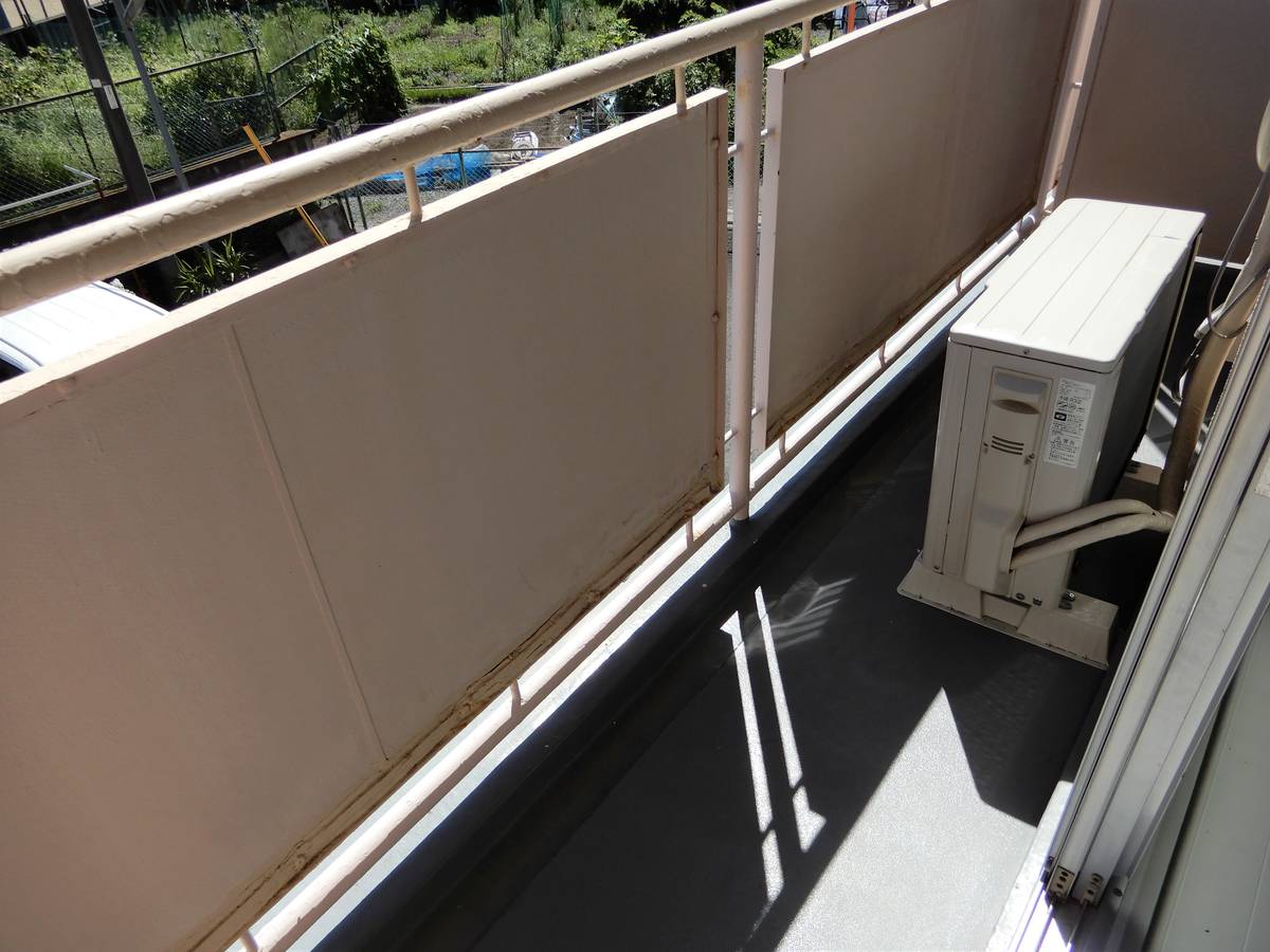 Balcony in Village House Haruki in Kishiwada-shi