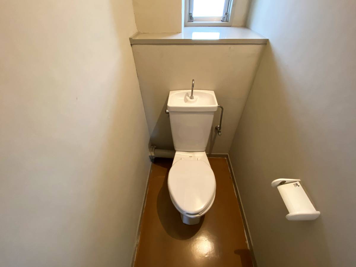 Toilet in Village House Kuzunoha in Izumi-shi