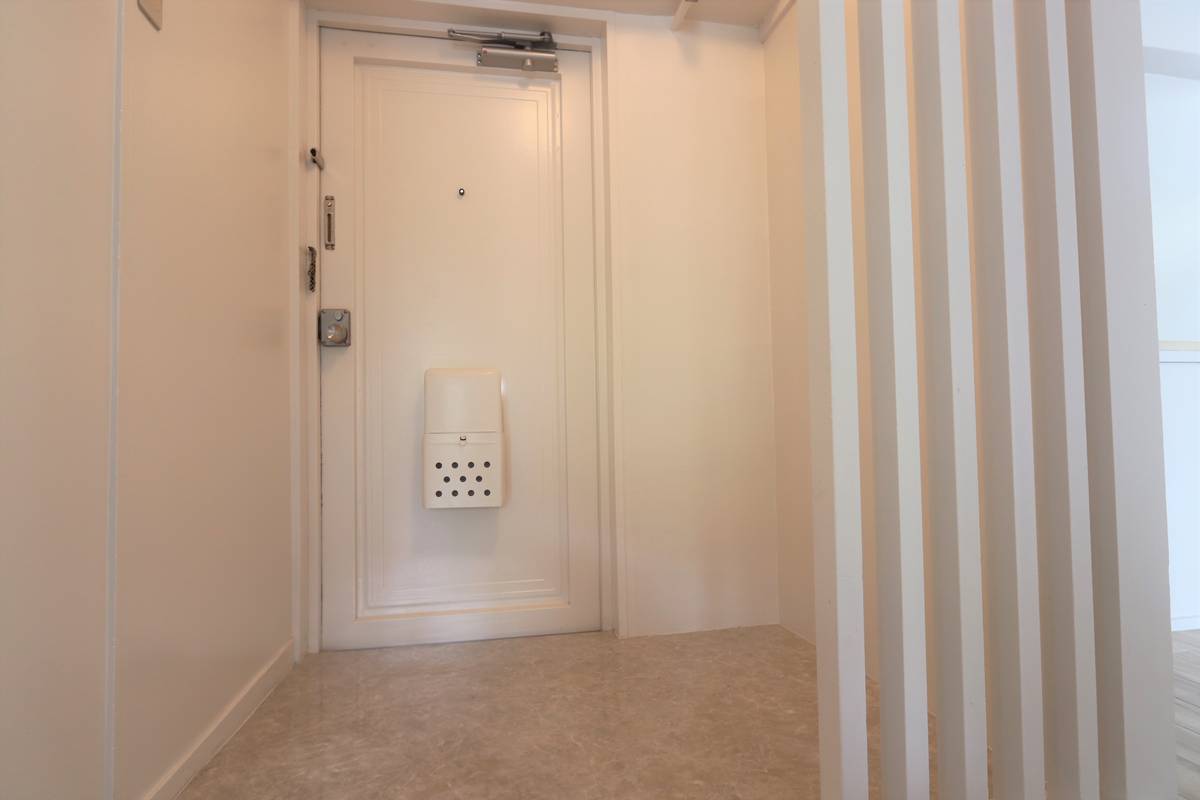 交野市ビレッジハウス倉治の玄関