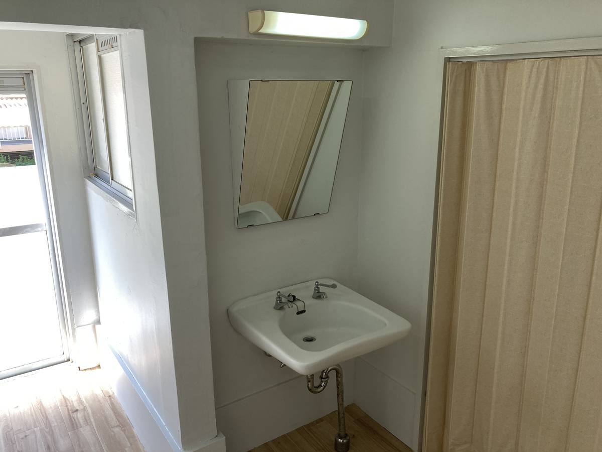 Ruang Rias di Village House Kisabe di Katano-shi