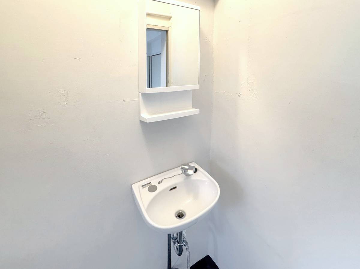 Bồn rửa mặt của Village House Nishimachi ở Takatsuki-shi