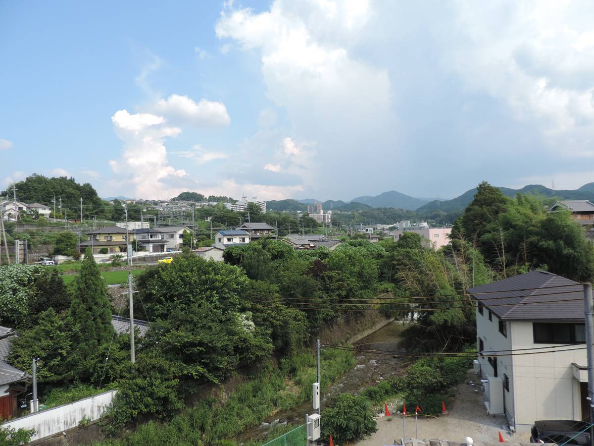 Tầm nhìn từ Village House Kagata ở Kawachinagano-shi
