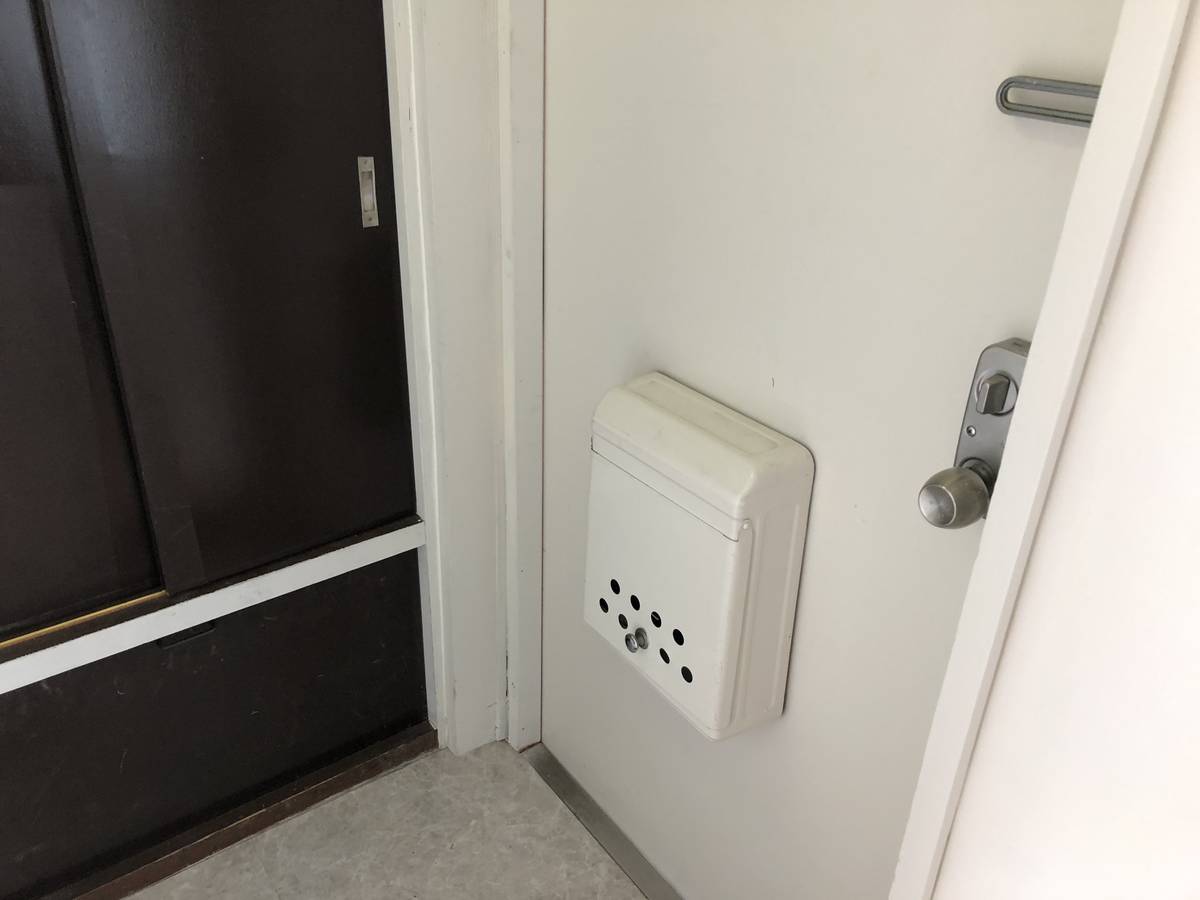 北区ビレッジハウス鈴蘭台の玄関