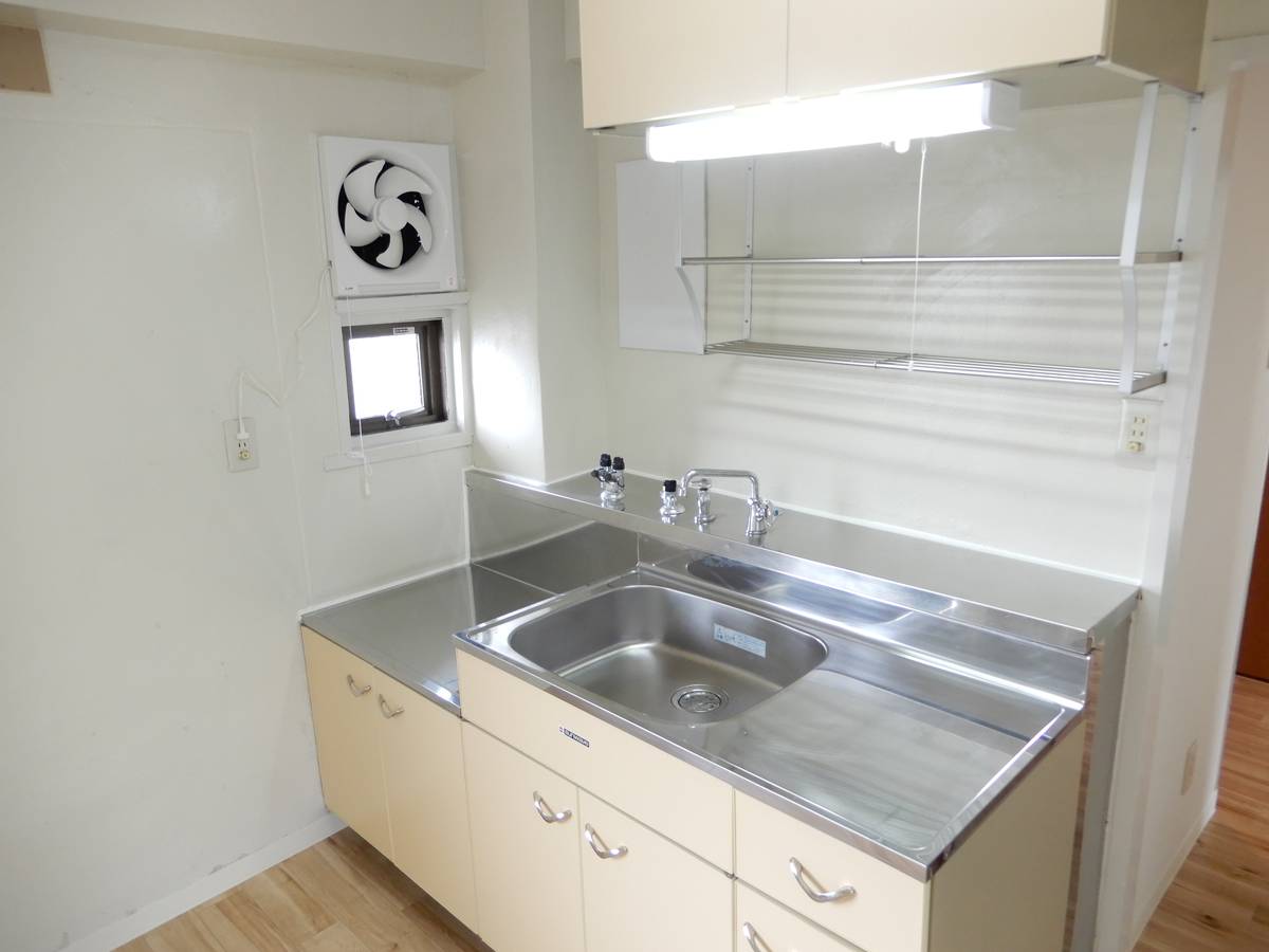 Amagasaki-shi ရှိ Village House Tsuneyoshi ၏ မီးဖိုချောင်