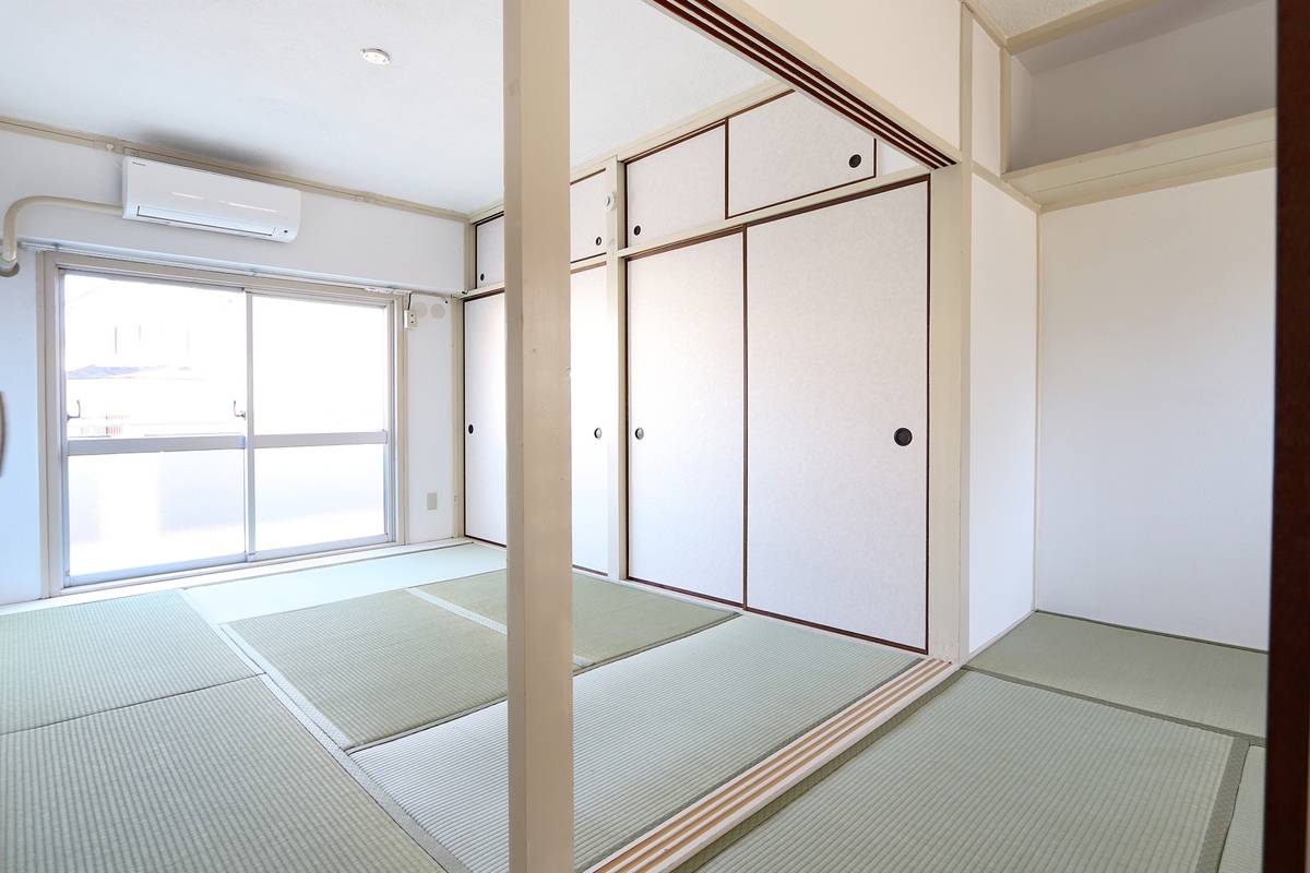 Living Room in Village House Konoike in Itami-shi