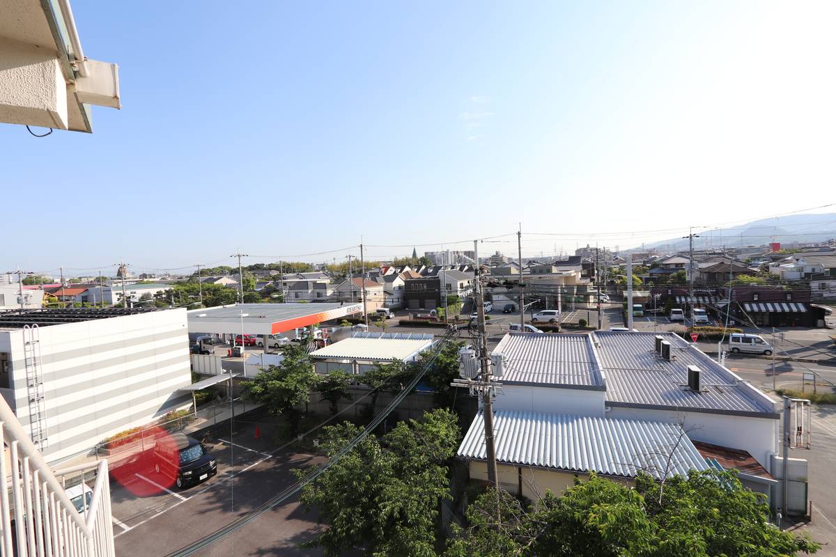 Tầm nhìn từ Village House Konoike ở Itami-shi