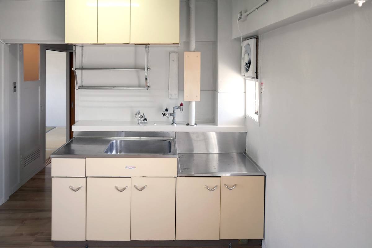 Khu vực bếp của Village House Higashi Futami ở Akashi-shi