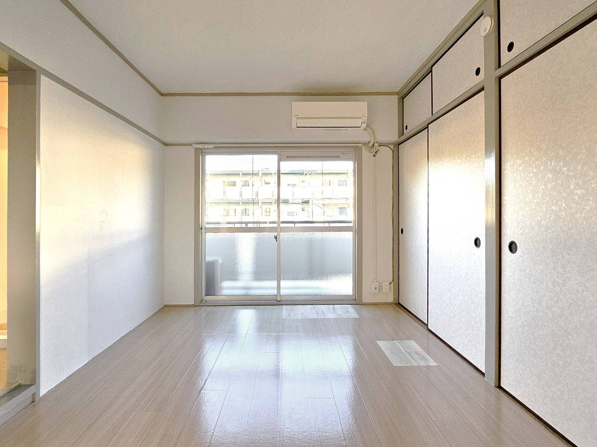 和歌山市ビレッジハウス紀三井寺のリビング