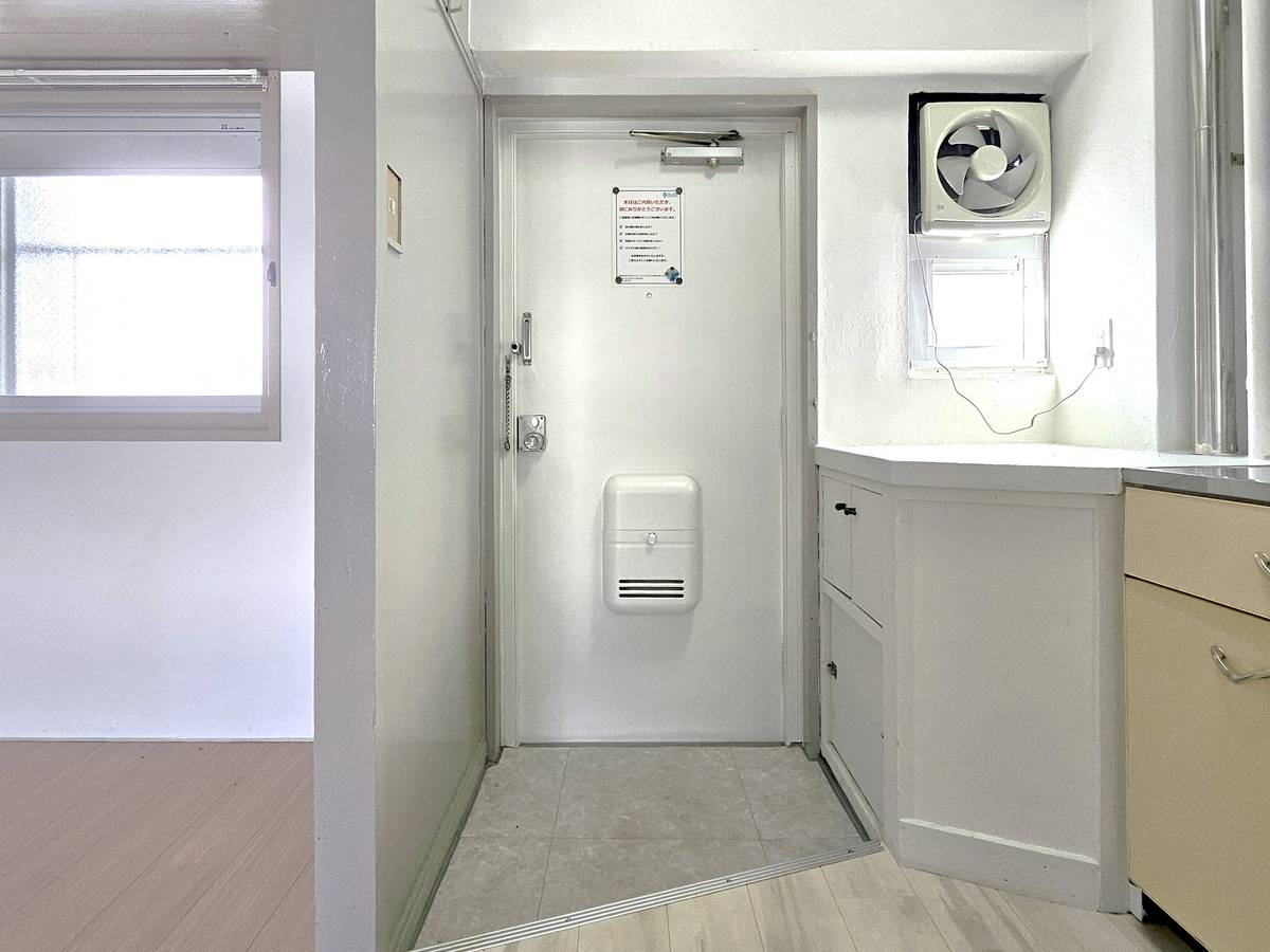 和歌山市ビレッジハウス紀三井寺の玄関