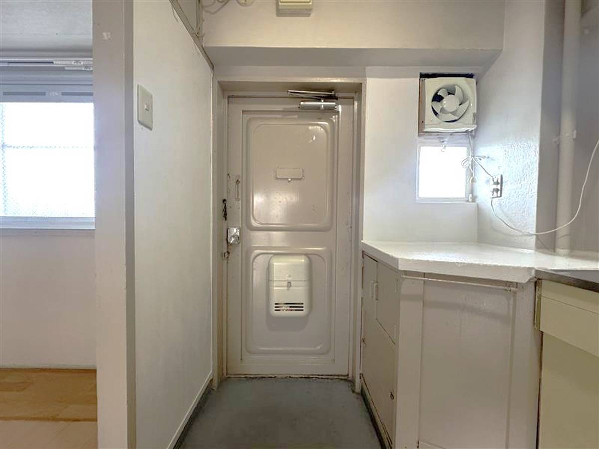 Pintu Masuk Apartemen di Village House Hoshigaoka di Hirakata-shi
