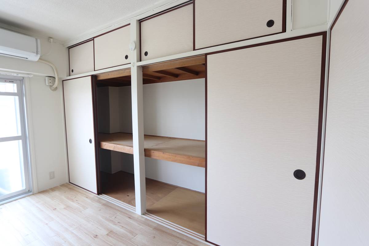 Khu vực chứa đồ của Village House Kasuga 1 ở Hirakata-shi