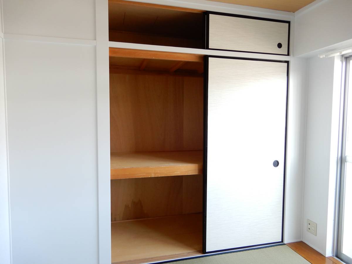 Hirakata-shi ရှိ Village House Kasuga 1 ၏ ပစ္စည်းထားရန်နေရာ